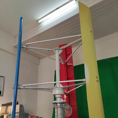 Κάθετη γεννήτρια τουρμπίνας αέρα άξονα 6KW 10KW για τον κάθετο ανεμοστρόβιλο άξονων εγχώριας χρήσης