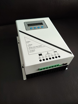 υβριδικός ελεγκτής Mppt επίδειξης ελεγκτών LCD δαπανών αέρα 24V 48V 1000W MPPT